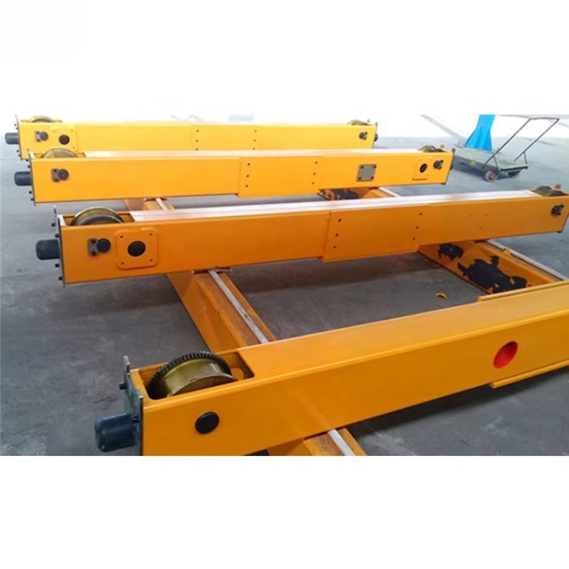 Warehouse Using Overhead Crane - Travel Accessories Warehouse 评论和价格