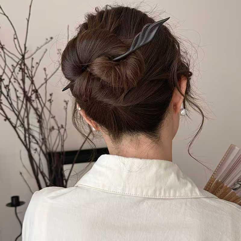 Wooden Hairp Exquisite Carving - Travel Accessories High End 评论和价格