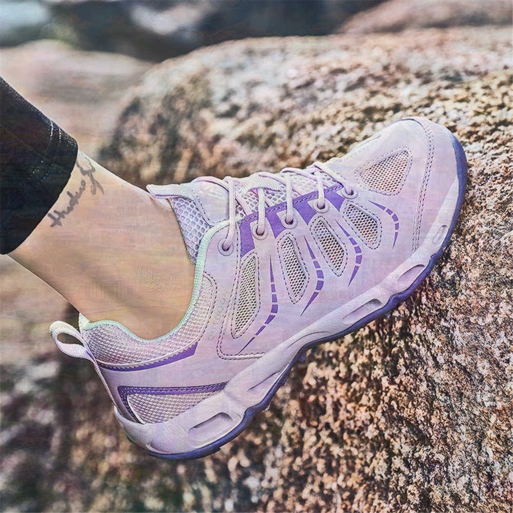Sumer Round Tip Silver Sneaker - Travel Accessories High End 评论和价格