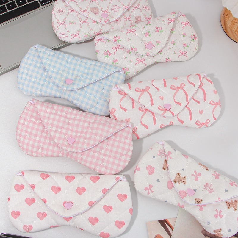 Ins Korean Plaid Fabric Heart  - Travel Accessories Kmart 评论和价格