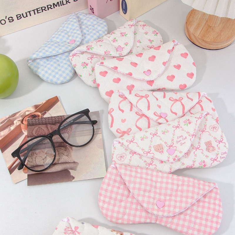 Ins Korean Plaid Fabric Heart  - Travel Accessories Kmart 评论和价格