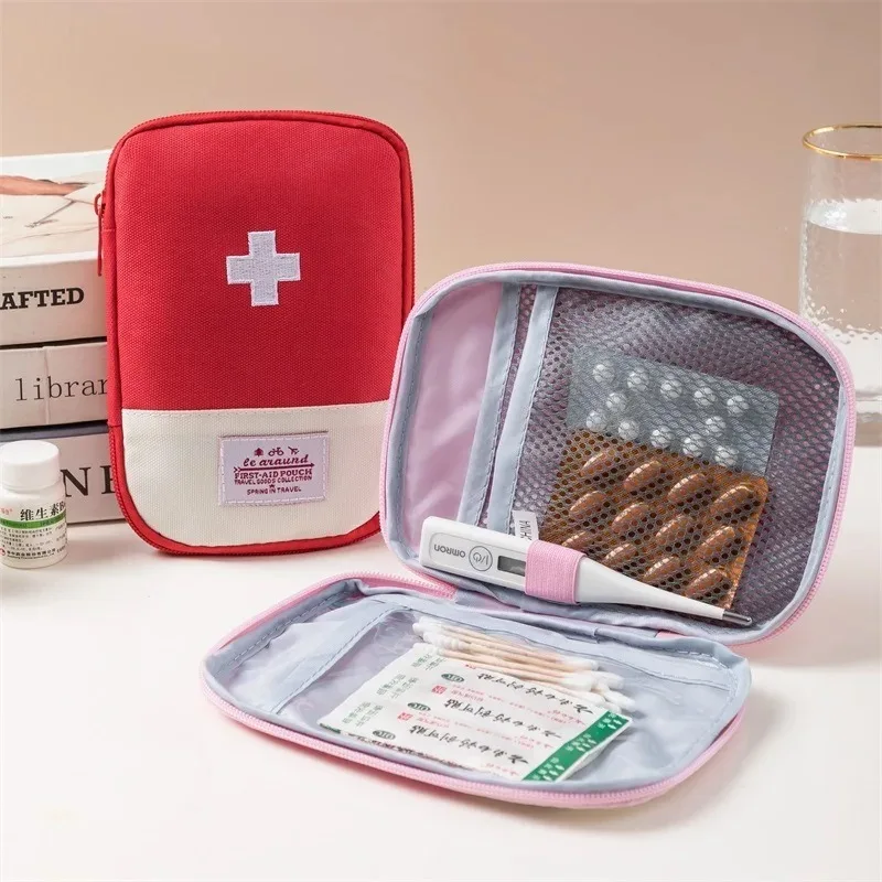 Portable First Aid Kit Bags Me - First Aid Travel Kit 评论和价格